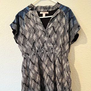 Black, White and Blue Ombre Print V-neck Dress